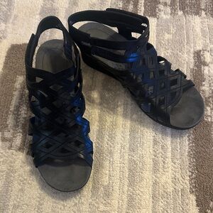 BareTraps Black Woven Strappy Slingback Sandals